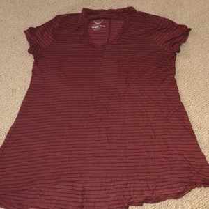 maroon shirt